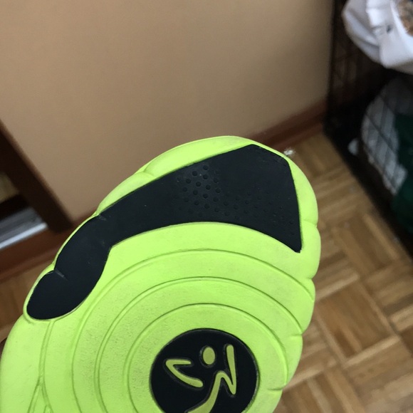 ZUMBA Z-Kickz 2 Women’s Low Top Work Out Sneakers “Grey Green” - Picture 16 of 17